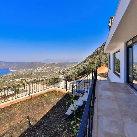 Yuksel 4 Villa